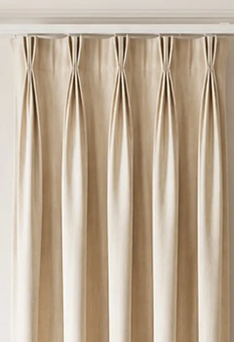 Three-finger pinch pleat drapery heading